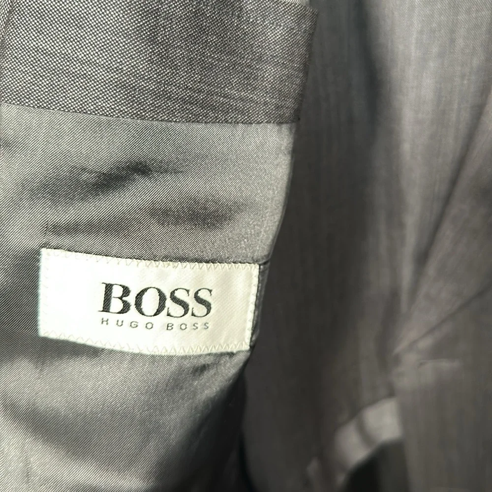 Vintage Hugo Boss Charcoal Grey Chicago Suit Virgin Wool Size N/A PTP 23 - Picture 4 of 9